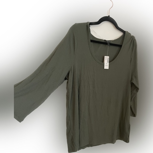 BNWT - R Essentials (Reitmans) 2x Scoop Neck Olive shirt - Picture 1 of 4